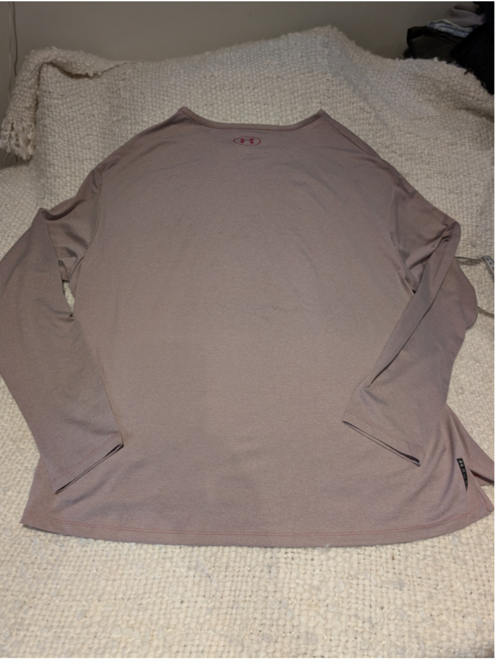 704 - Under Armour 2XL Mauve Long Sleeve Athletic Top - Picture 8 of 8